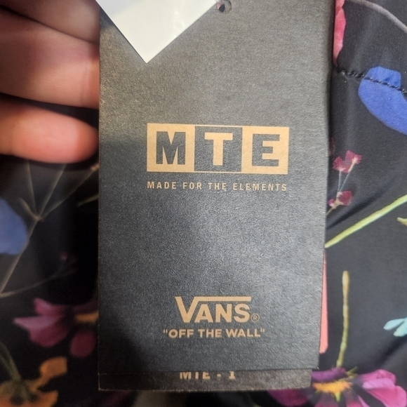 New Vans WOMEN'S VANS FOUNDRY VPUFFER MTE-1 JACKET black floraldesign - Picture 10 of 13